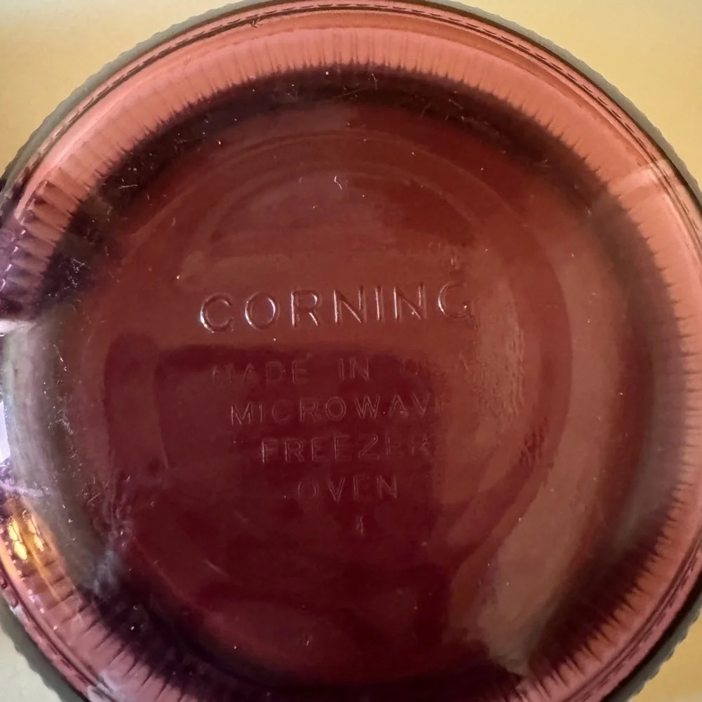 Corning Visions Cranberry food storage set 2-  1 Pint containers with lids